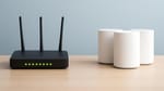 Router clasic vs sistem mesh: ce alegi pentru familia ta?