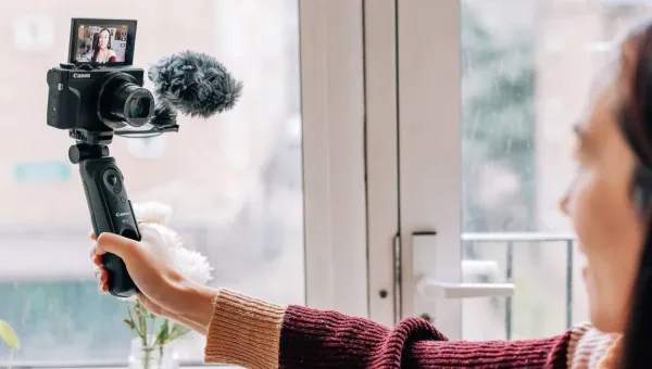 Aparat foto compact Canon Powershot G7X III - Ideal pentru vloggeri